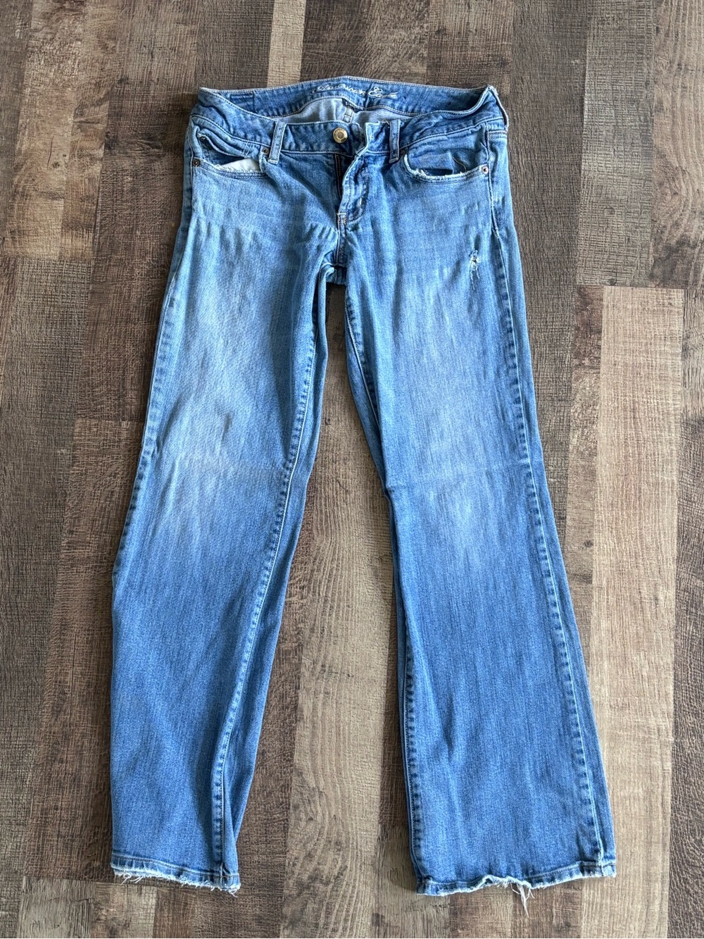 American Eagle Outfitters Light Blue Straight-Leg Women’s Jeans